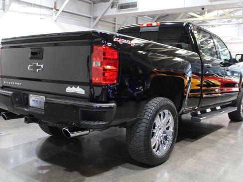 Used 2015 Chevrolet Silverado 1500 High Country w/ High Country Premium Package AWD/4WD image 11