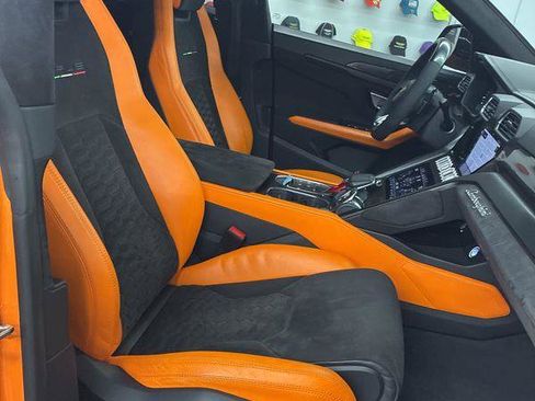 Used 2021 Lamborghini Urus AWD/4WD image 19