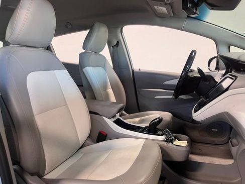 Used 2019 Chevrolet Bolt Premier w/ Infotainment Package image 9