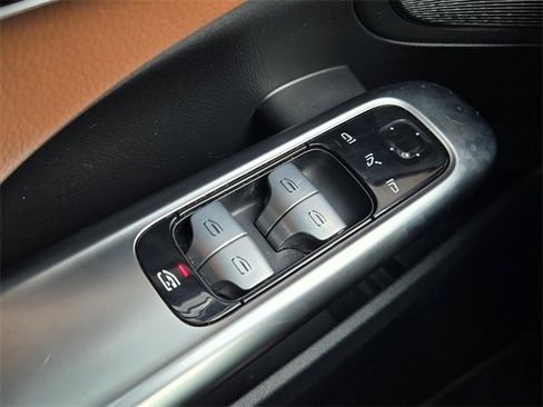 Used 2023 Mercedes-Benz C 300 Sedan image 27