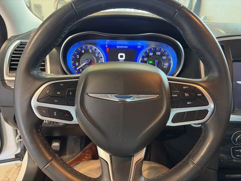 Used 2020 Chrysler 300 Touring L w/ Quick Order Package 2EF image 27