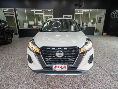 Used 2023 Nissan Kicks S FWD image 6