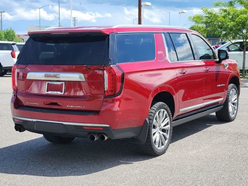 Used 2021 GMC Yukon XL Denali w/ Denali Premium Package AWD/4WD image 45