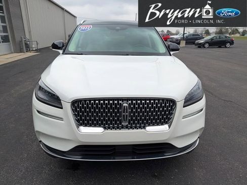 Used 2022 Lincoln Corsair AWD w/ Premium Package image 2