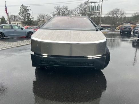 Used 2025 Tesla Cybertruck AWD Crew Cab image 3