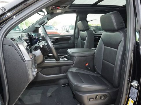 Used 2026 Chevrolet Suburban Z71 w/ Comfort Package AWD/4WD image 27