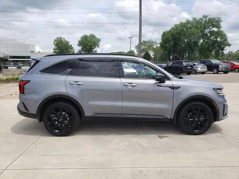 Used 2021 Kia Sorento EX AWD/4WD image 3