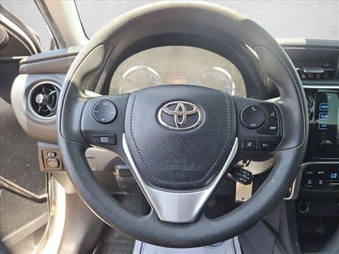 Used 2019 Toyota Corolla LE FWD image 12