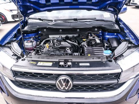 Used 2022 Volkswagen Taos SE w/ Driver Assistance Package FWD image 26