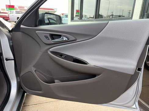Used 2018 Chevrolet Malibu LS FWD image 11