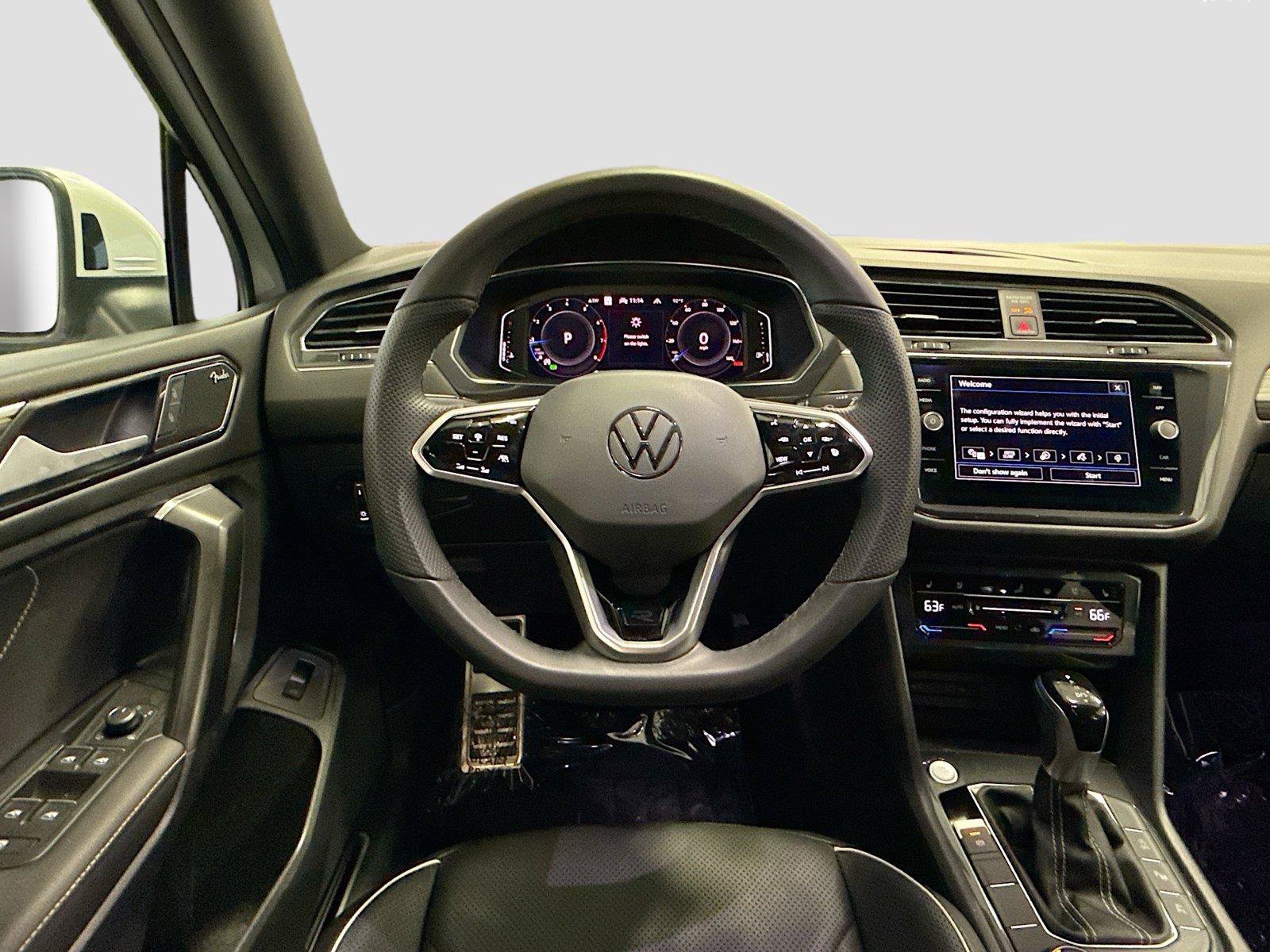 Used 2022 Volkswagen Tiguan SEL R-Line AWD/4WD image 11