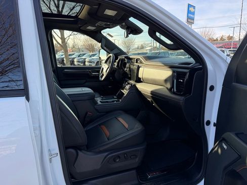 Used 2024 GMC Sierra 2500 AT4 w/ AT4 Preferred Package image 24