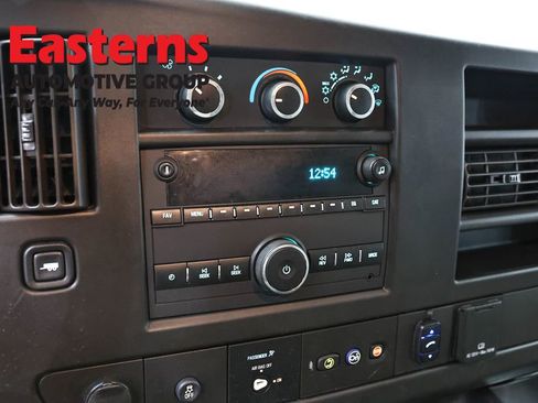Used 2020 GMC Savana 3500 w/ Driver Convenience Package RWD image 18