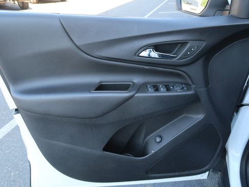 Used 2023 Chevrolet Equinox LT FWD image 19