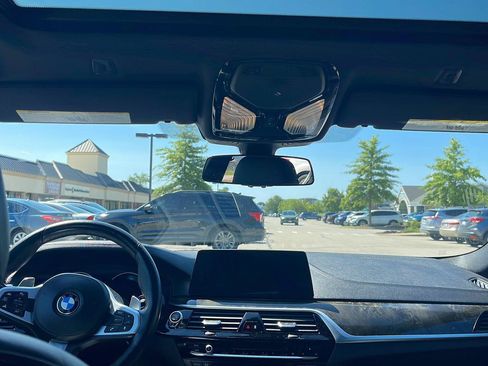 Used 2018 BMW M550i xDrive AWD/4WD image 16