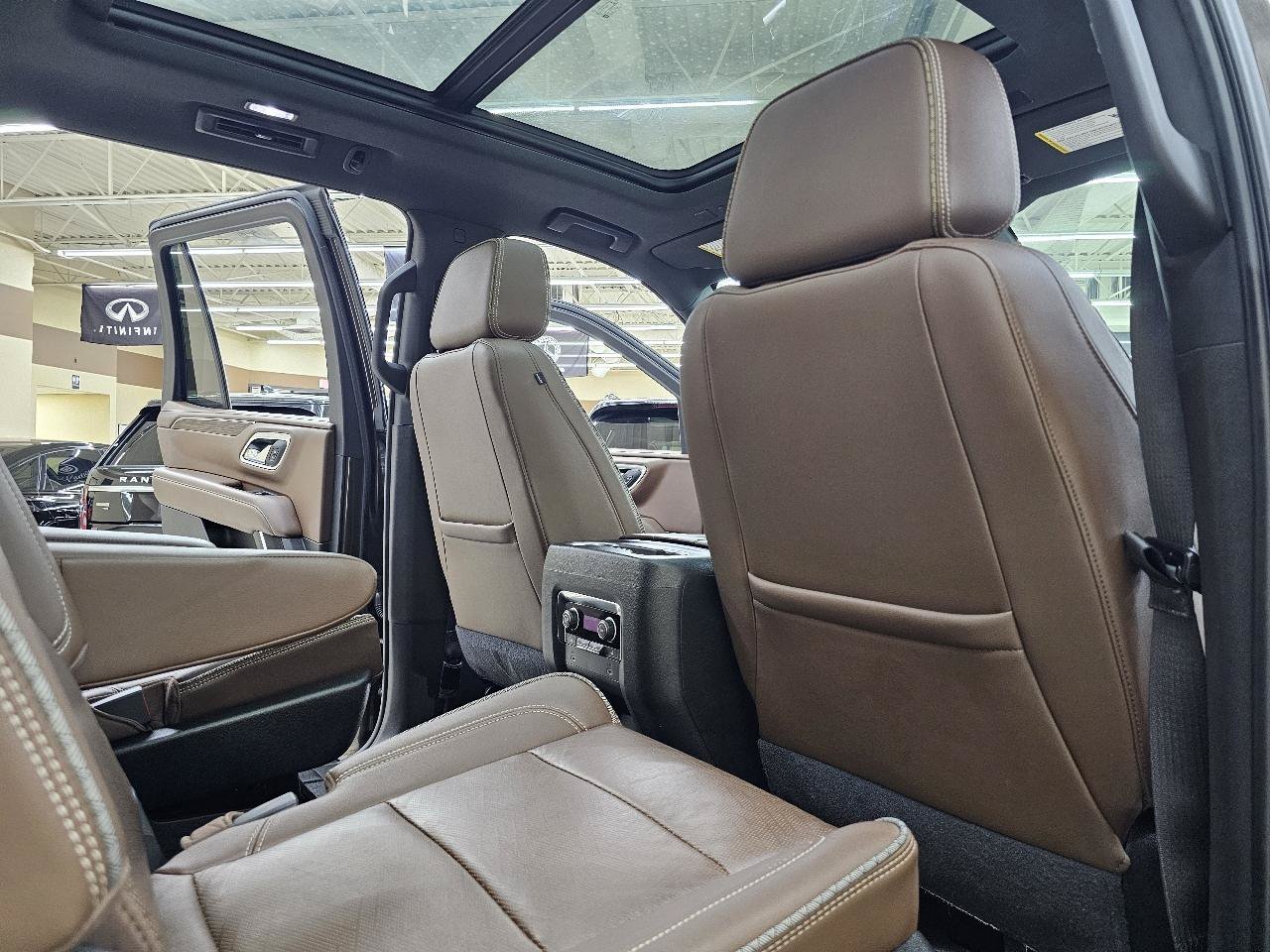 Used 2021 Chevrolet Tahoe High Country w/ Premium Package AWD/4WD image 25