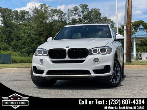 Used 2017 BMW X5 xDrive50i w/ Executive Package image 2