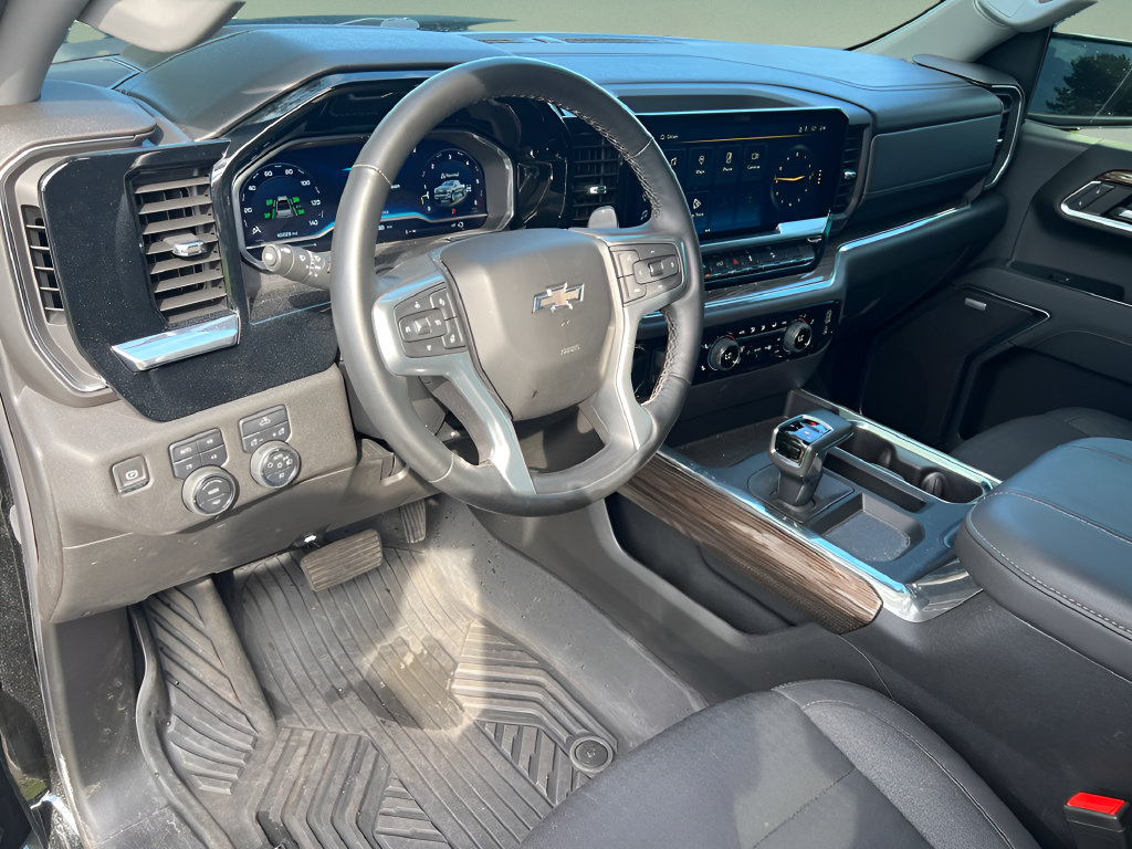 Used 2023 Chevrolet Silverado 1500 RST w/ Convenience Package II AWD/4WD image 16