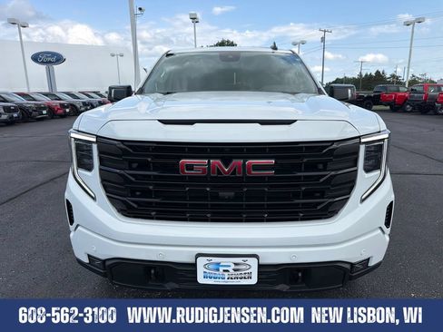 Used 2024 GMC Sierra 1500 Elevation w/ Elevation Premium Package AWD/4WD image 8