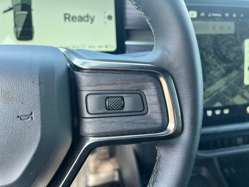 Used 2025 Rivian R1S Adventure Dual AWD/4WD image 16