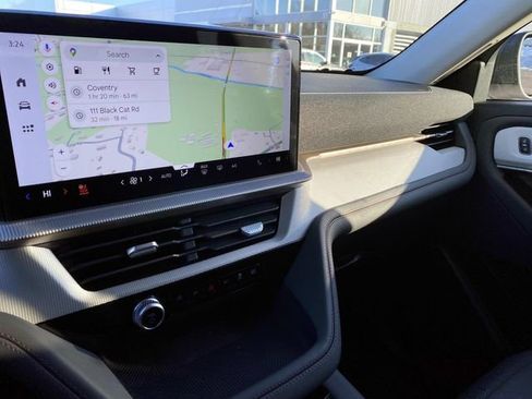 Used 2025 Ford Explorer Active w/ Active Comfort Package image 32