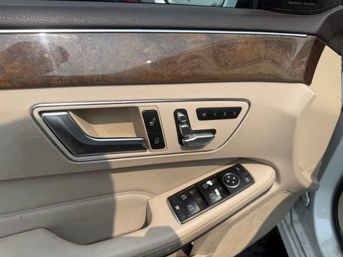 Used 2014 Mercedes-Benz E 350 4MATIC Sedan image 13