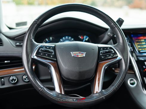 Used 2019 Cadillac Escalade ESV Luxury AWD/4WD image 25