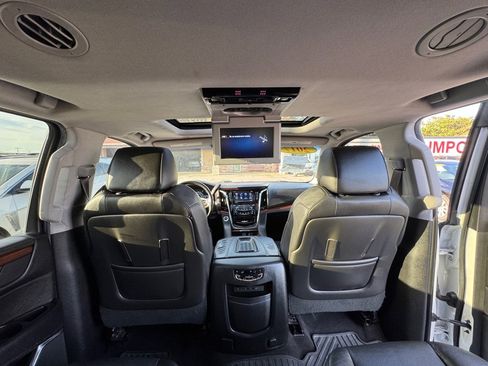 Used 2017 Cadillac Escalade ESV Premium Luxury image 27