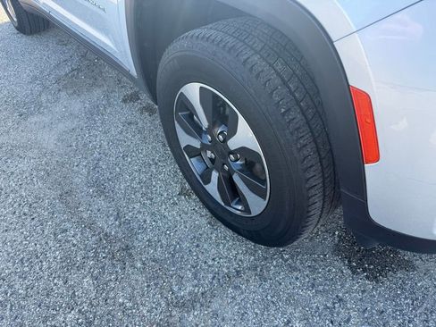 Used 2024 Jeep Grand Cherokee Limited 4xe image 18