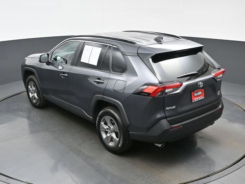 Used 2025 Toyota RAV4 XLE AWD/4WD image 38