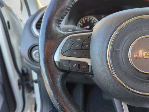 Used 2018 Jeep Renegade Latitude w/ Cold Weather Group image 14