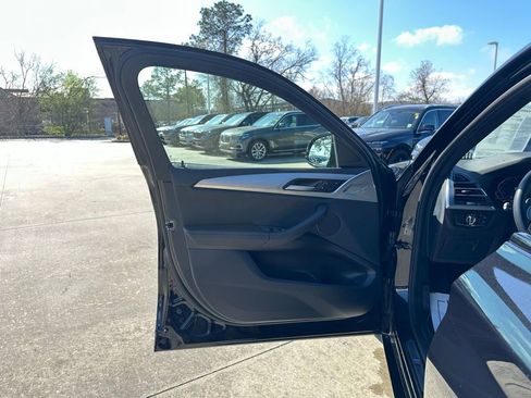 Certified 2025 BMW X4 xDrive30i image 11