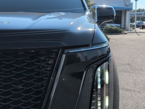 Certified 2025 Cadillac Escalade Sport Platinum w/ LPO, ONYX Package AWD/4WD image 11