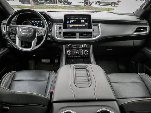 Used 2021 GMC Yukon XL SLT w/ SLT Luxury Plus Package AWD/4WD image 28