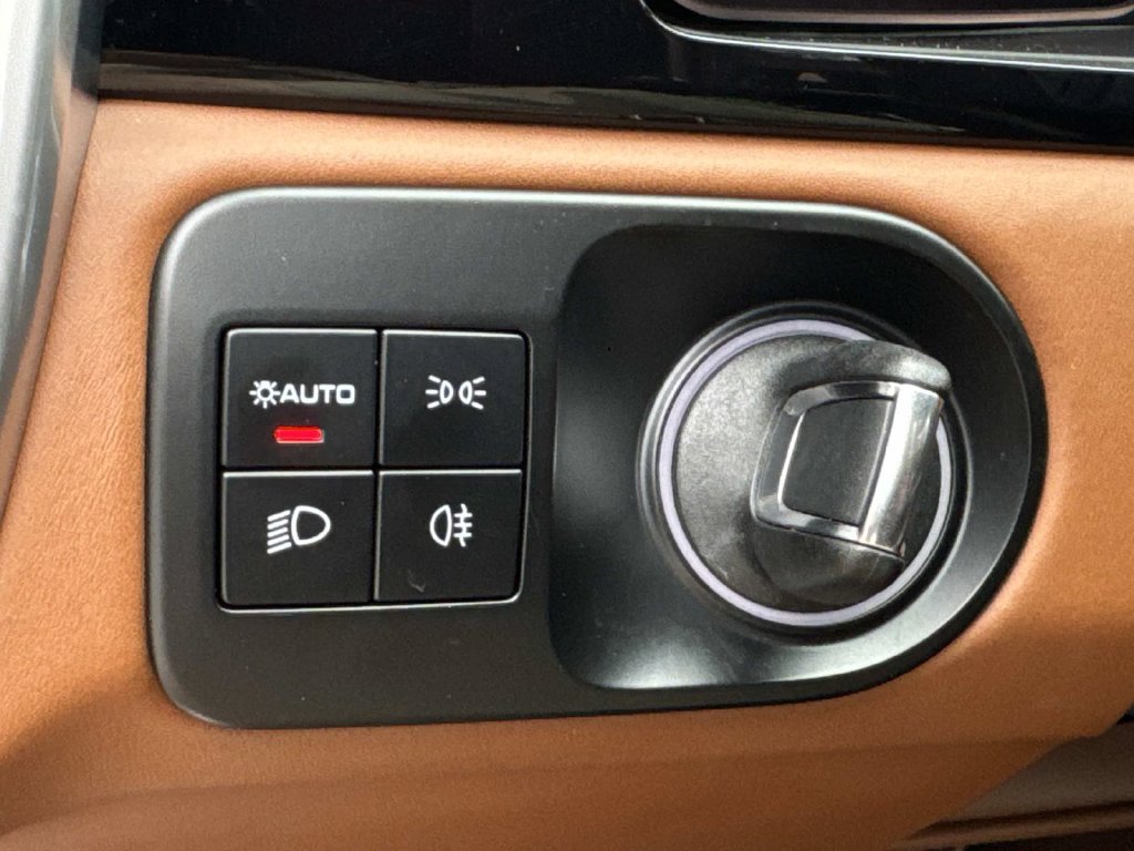 Certified 2023 Porsche Cayenne S Platinum AWD/4WD image 32
