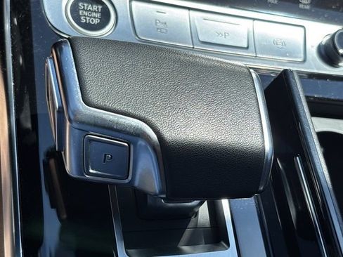 Used 2023 Audi A8 L 3.0T AWD/4WD image 46