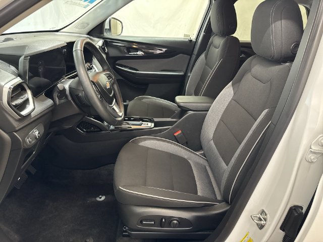 Used 2024 Chevrolet TrailBlazer LT w/ Convenience Package AWD/4WD image 10