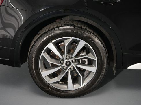 Used 2023 Audi Q5 2.0T Premium Plus w/ Premium Plus Package AWD/4WD image 51