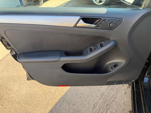 Used 2013 Volkswagen Jetta SE image 12