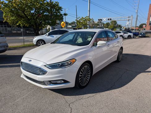 Used 2017 Ford Fusion SE w/ Fusion SE Technology Package image 1