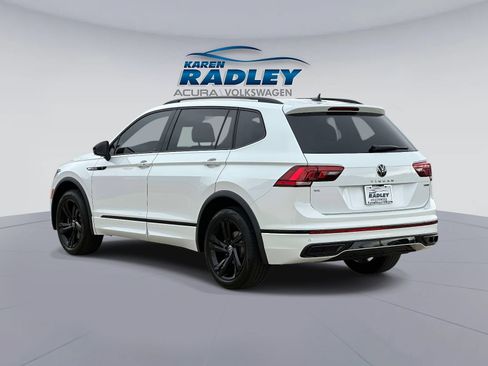 Certified 2024 Volkswagen Tiguan SE R-Line AWD/4WD image 4