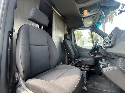 Used 2019 Mercedes-Benz Sprinter 144 image 15