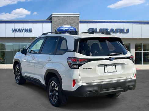 Certified 2025 Subaru Forester Premium AWD/4WD image 3
