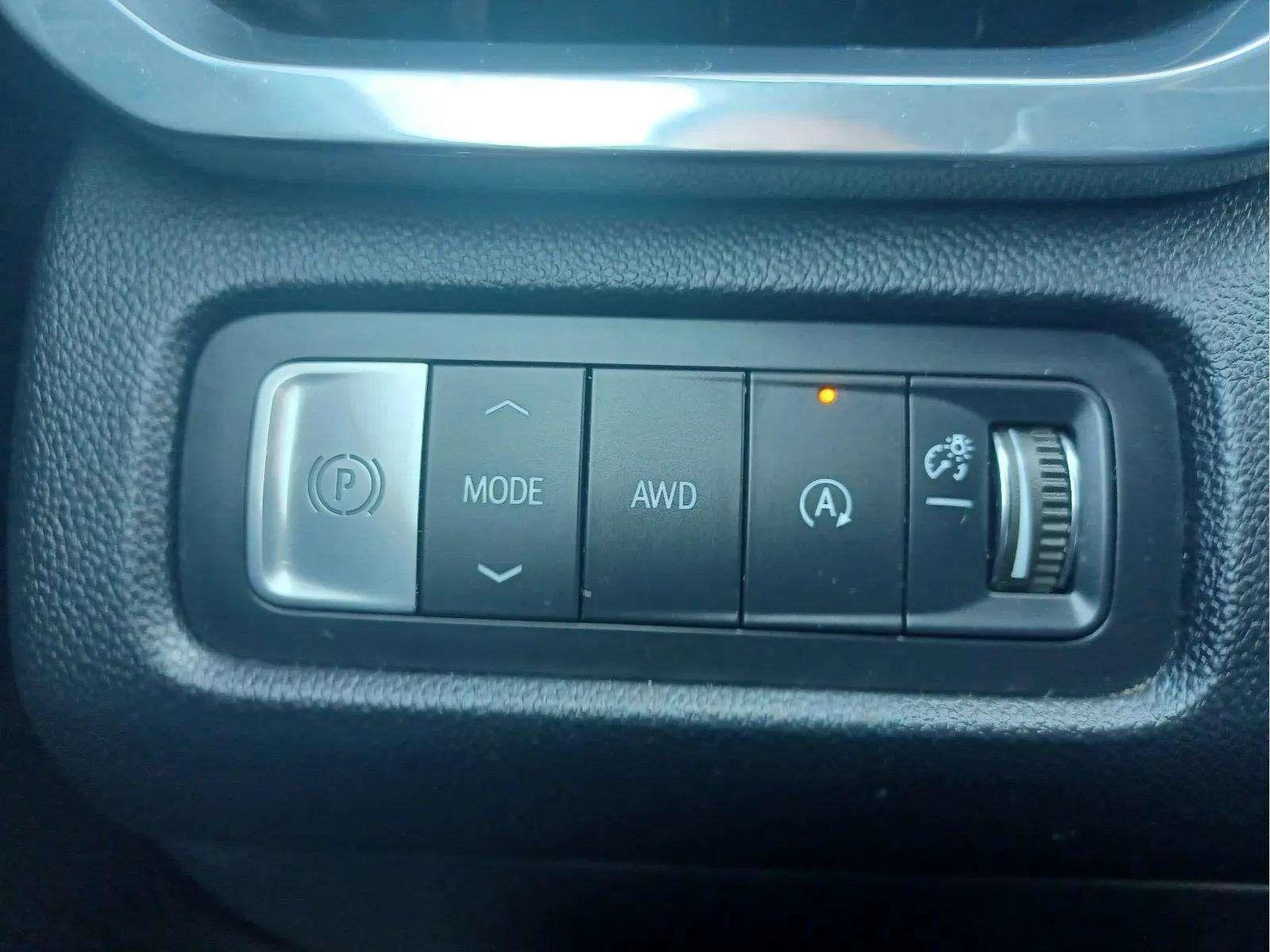 Used 2026 GMC Acadia AWD Elevation w/ Elevation Premium Package image 19