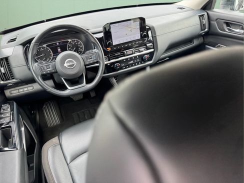 Used 2023 Nissan Pathfinder SL AWD/4WD image 15