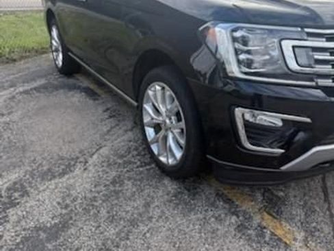Used 2019 Ford Expedition Limited w/ Equipment Group 302A AWD/4WD image 4