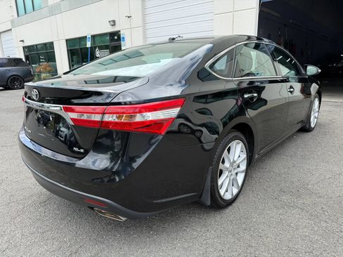 Used 2013 Toyota Avalon XLE Touring FWD image 12