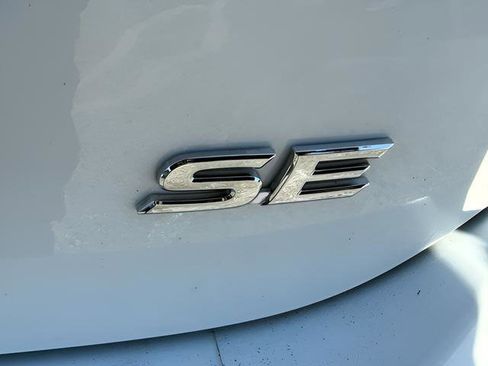 Used 2023 Toyota Camry SE FWD image 14