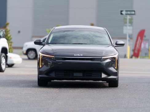Used 2025 Kia K4 FWD image 31
