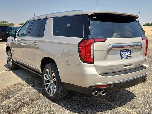 Used 2021 GMC Yukon XL Denali w/ Denali Premium Package AWD/4WD image 2